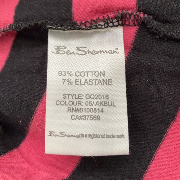 Ben Sherman v-neck tee - Picture 5 of 6